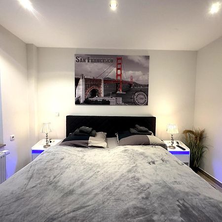 Ferienwohnungen Arp "2D" Mit Terrasse Und Parkplatz Itzehoe Luaran gambar
