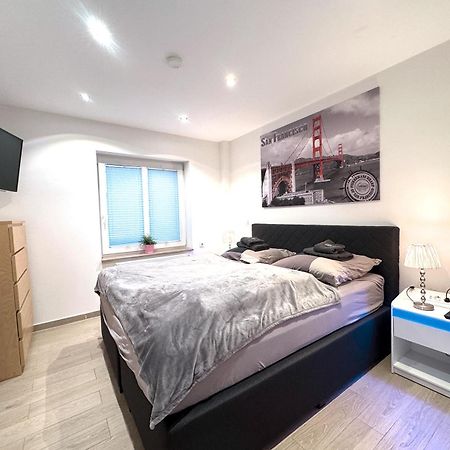 Ferienwohnungen Arp "2D" Mit Terrasse Und Parkplatz Itzehoe Luaran gambar